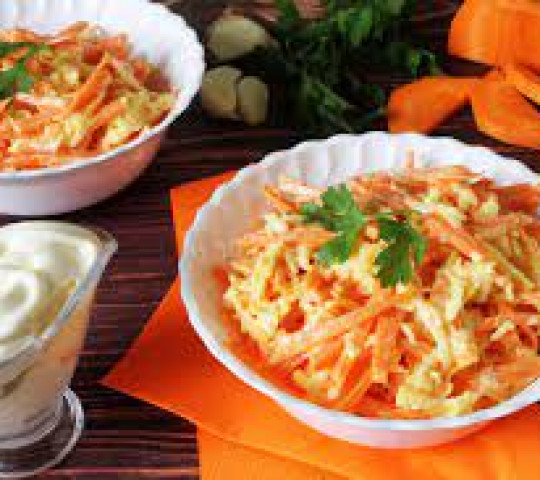 Морковь с яйцом, сыром, чесноком и майонезом