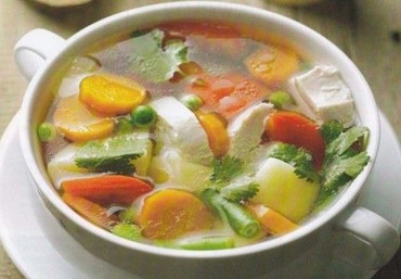 Суп овощной с курицей